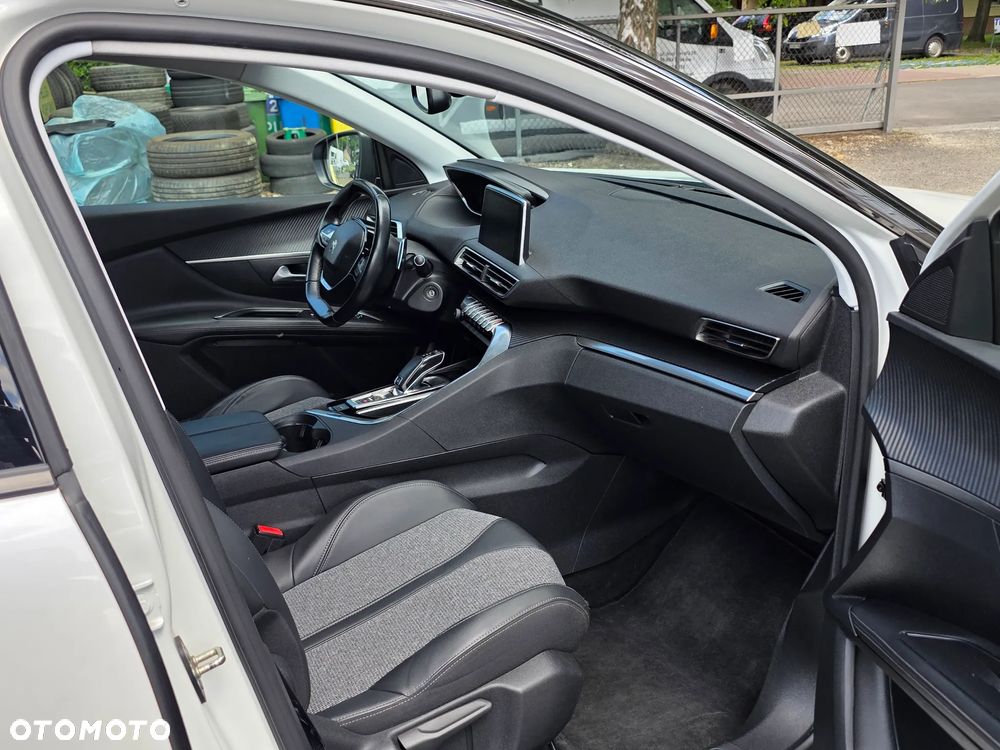 Peugeot 3008 1.5 BlueHDi Allure S&S EAT8 - 19