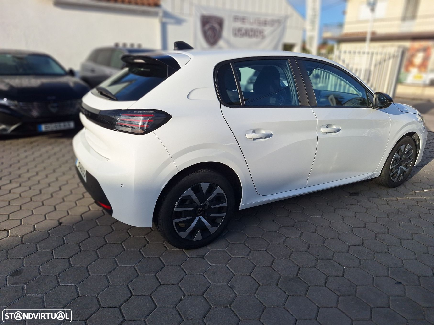 Peugeot 208 1.2 PureTech Active - 4