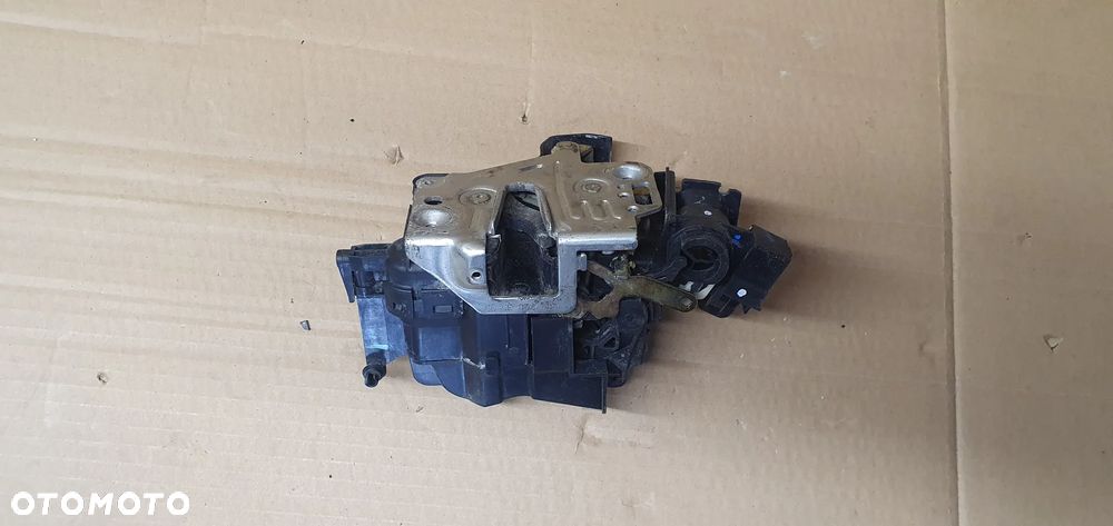 Zamek drzwi lewy przód przedni lewy Mercedes E-Klasa W210 2027203535 - 4