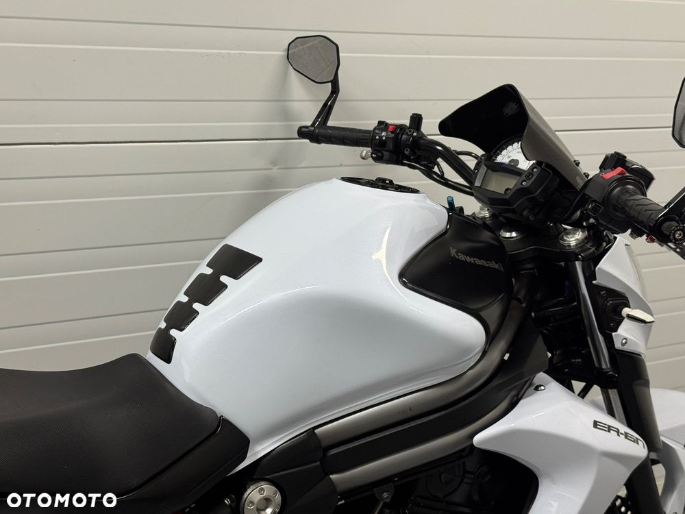 Kawasaki ER - 7