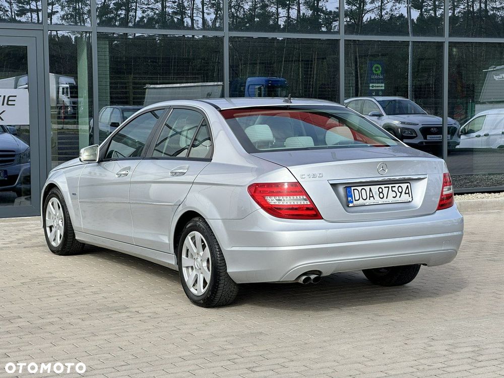 Mercedes-Benz Klasa C 180 BlueEFFICIENCY - 9