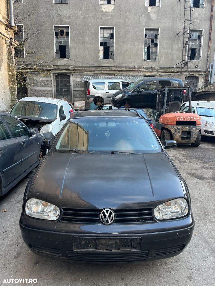 Dezmembrez VW Volkswagen Golf 4 break negru 2002 - 2