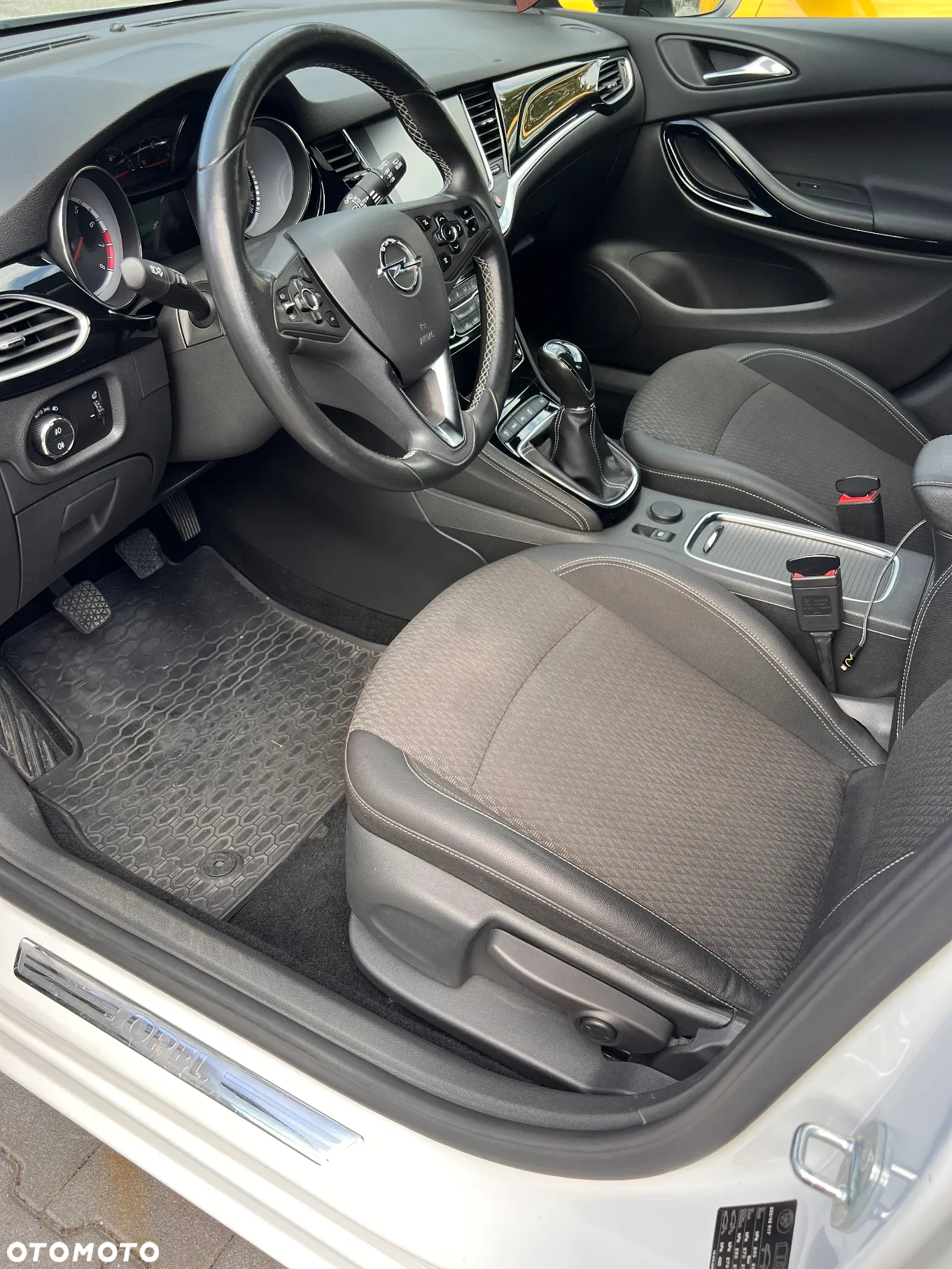 Opel Astra 1.6 Turbo Start/Stop Sports Tourer Innovation - 25