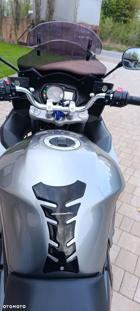 Suzuki GSX - 8
