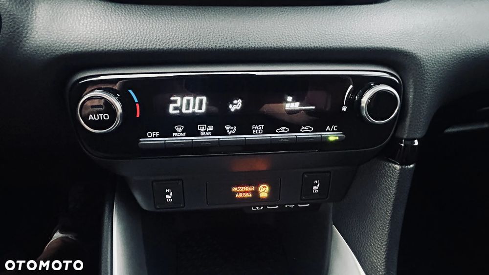 Mazda 2 Hybrid - 17