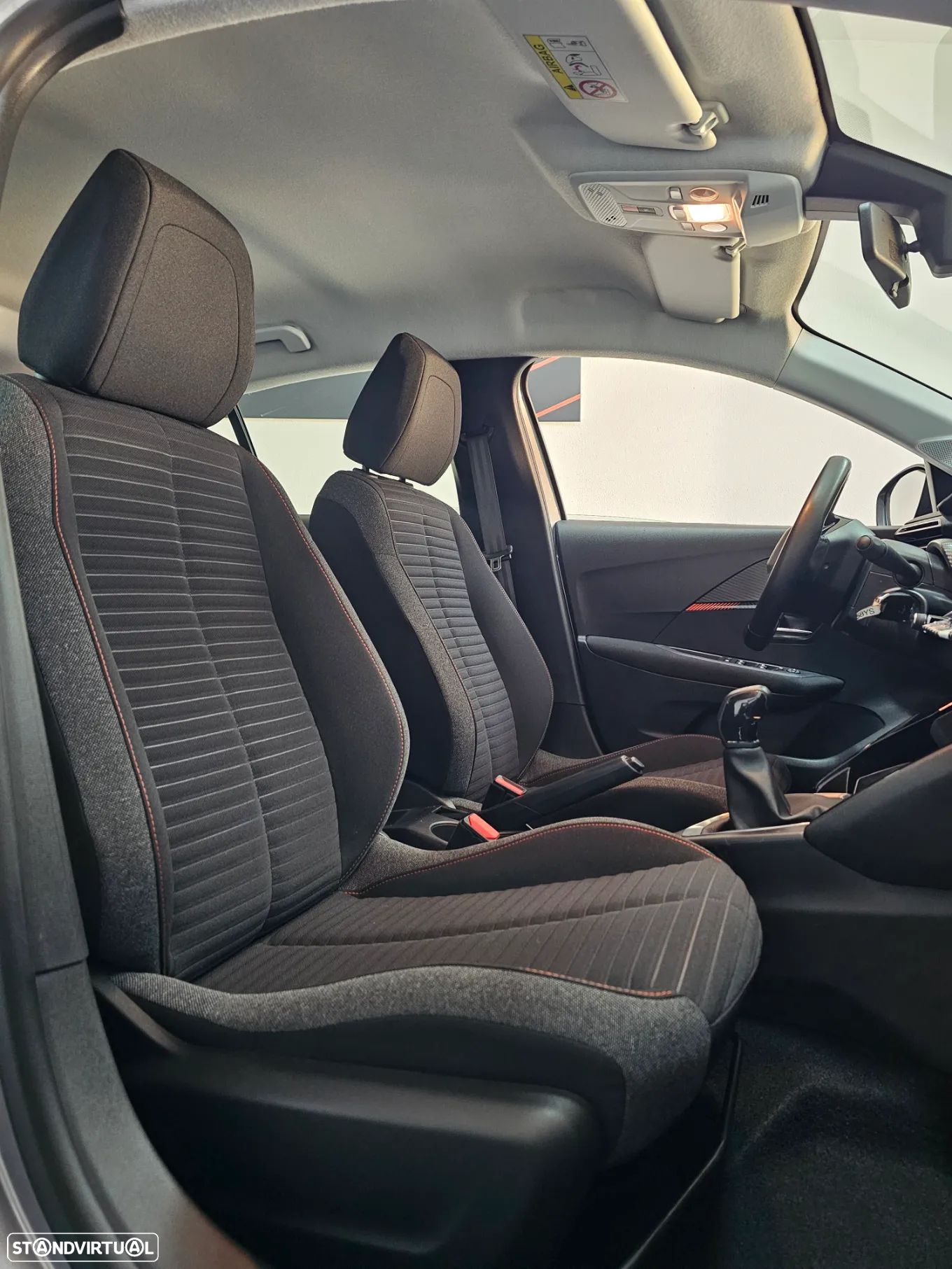 Peugeot 208 1.2 PureTech SE Style - 15