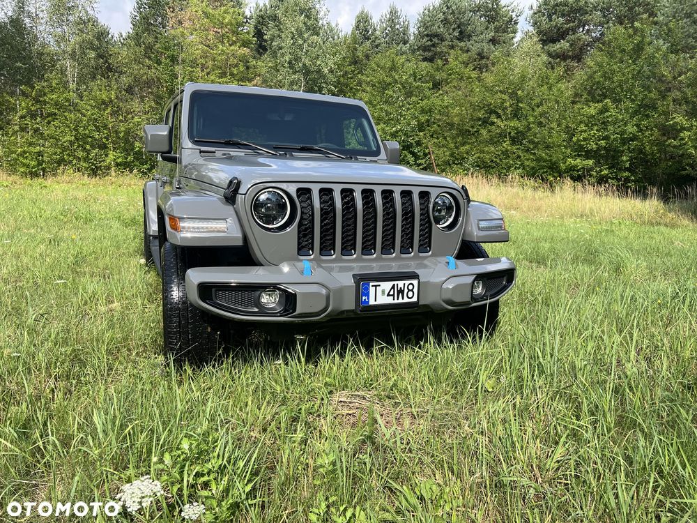Jeep Wagoneer - 7