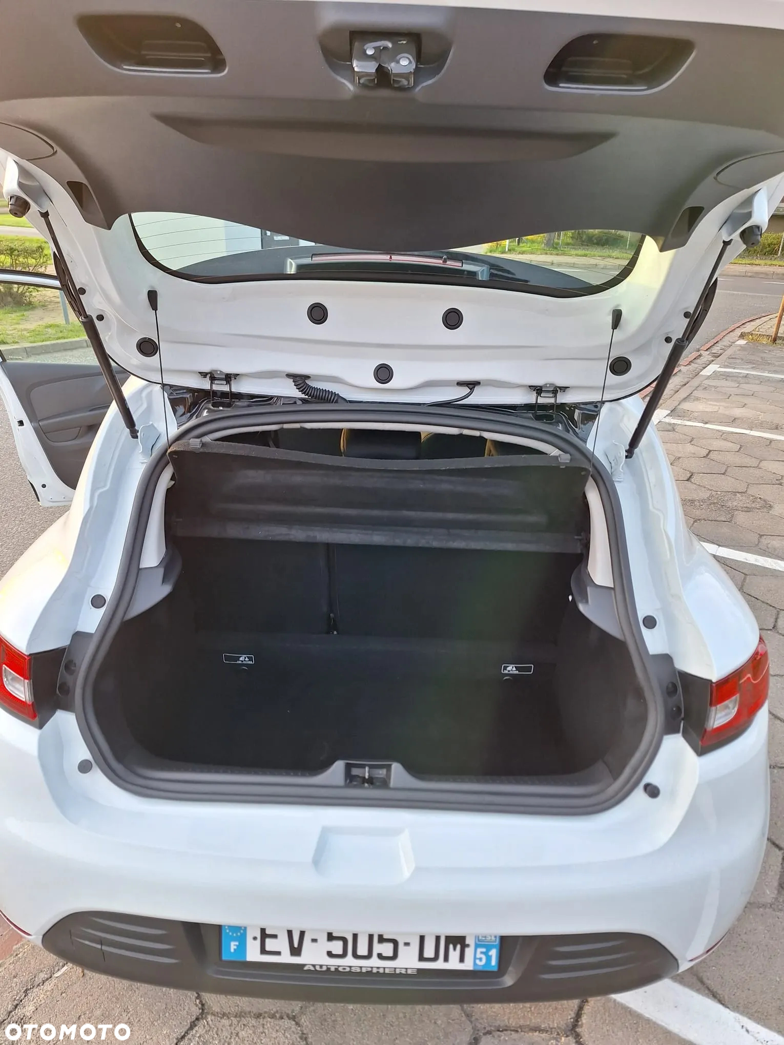 Renault Clio - 22