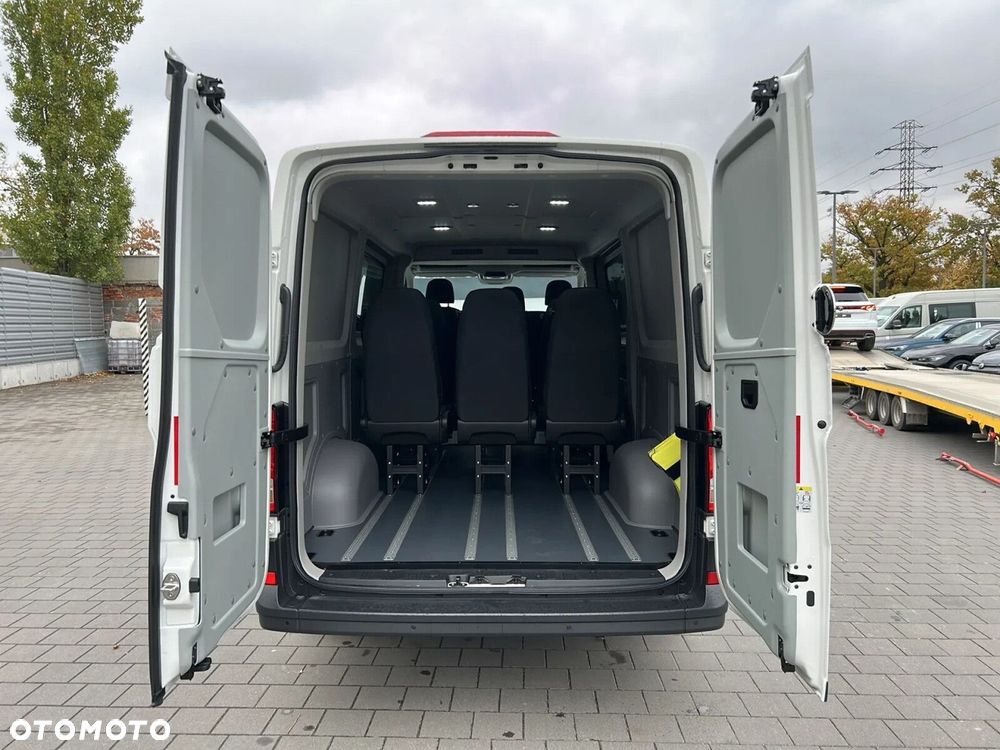 Volkswagen Crafter 9 osób 35 furgon 140 KM 3640 - 14