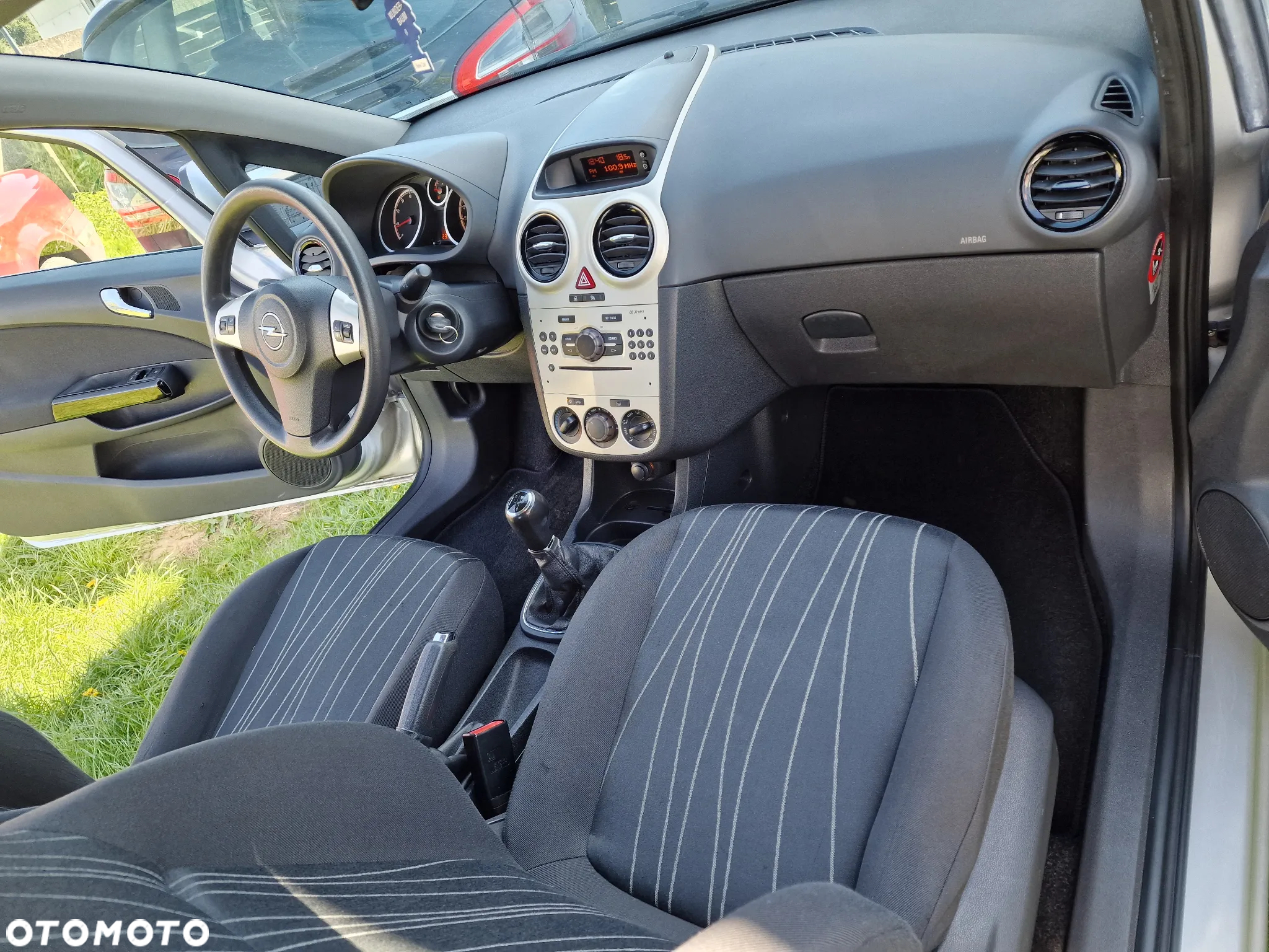 Opel Corsa 1.2 16V Enjoy - 2