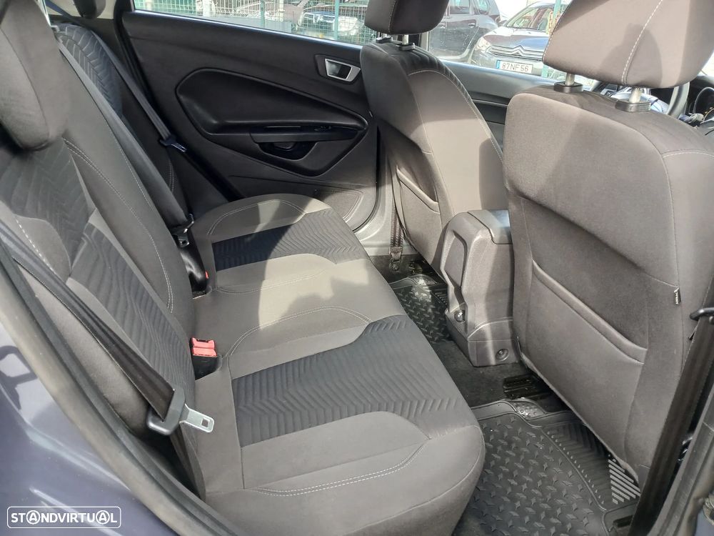 Ford Fiesta 1.0 T EcoBoost Titanium - 41