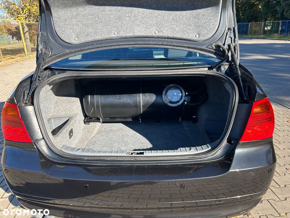 BMW Seria 3 325i - 12