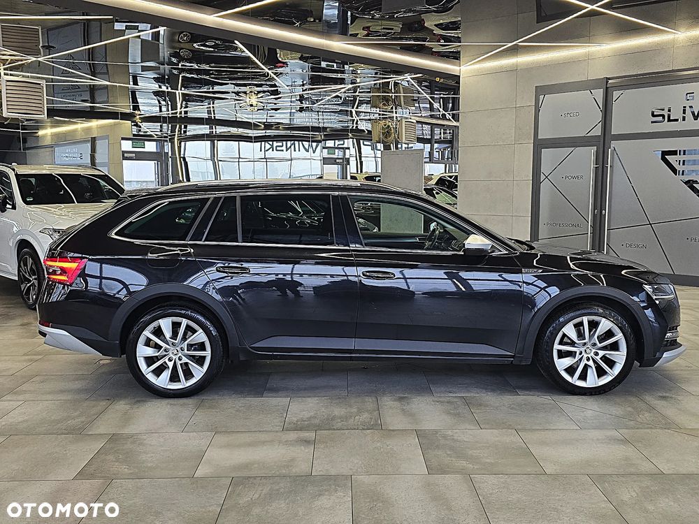 Skoda Superb 2.0 TDI 4x4 DSG Scout - 10