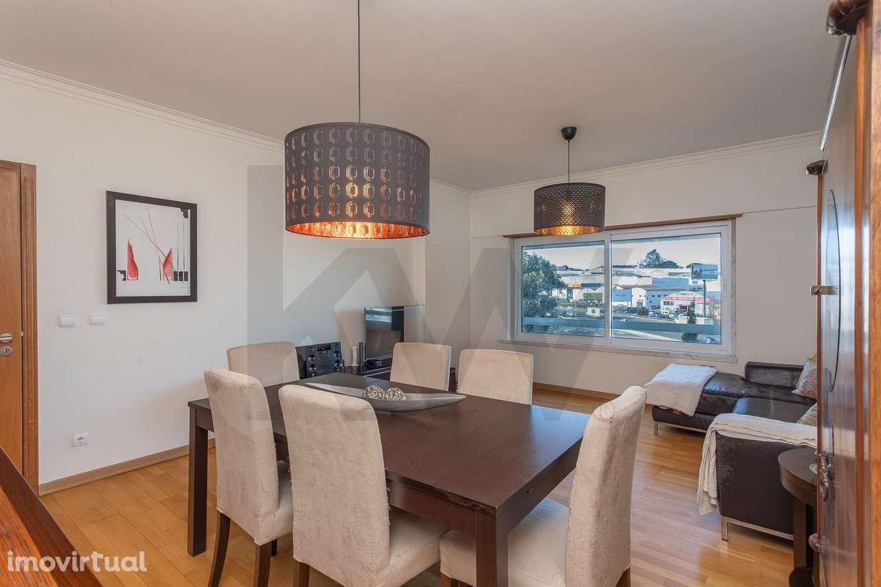 T3 Luminoso com Garagem a 3 min do Aeroporto | Excelente Localização n - Grande imagem: 3/33