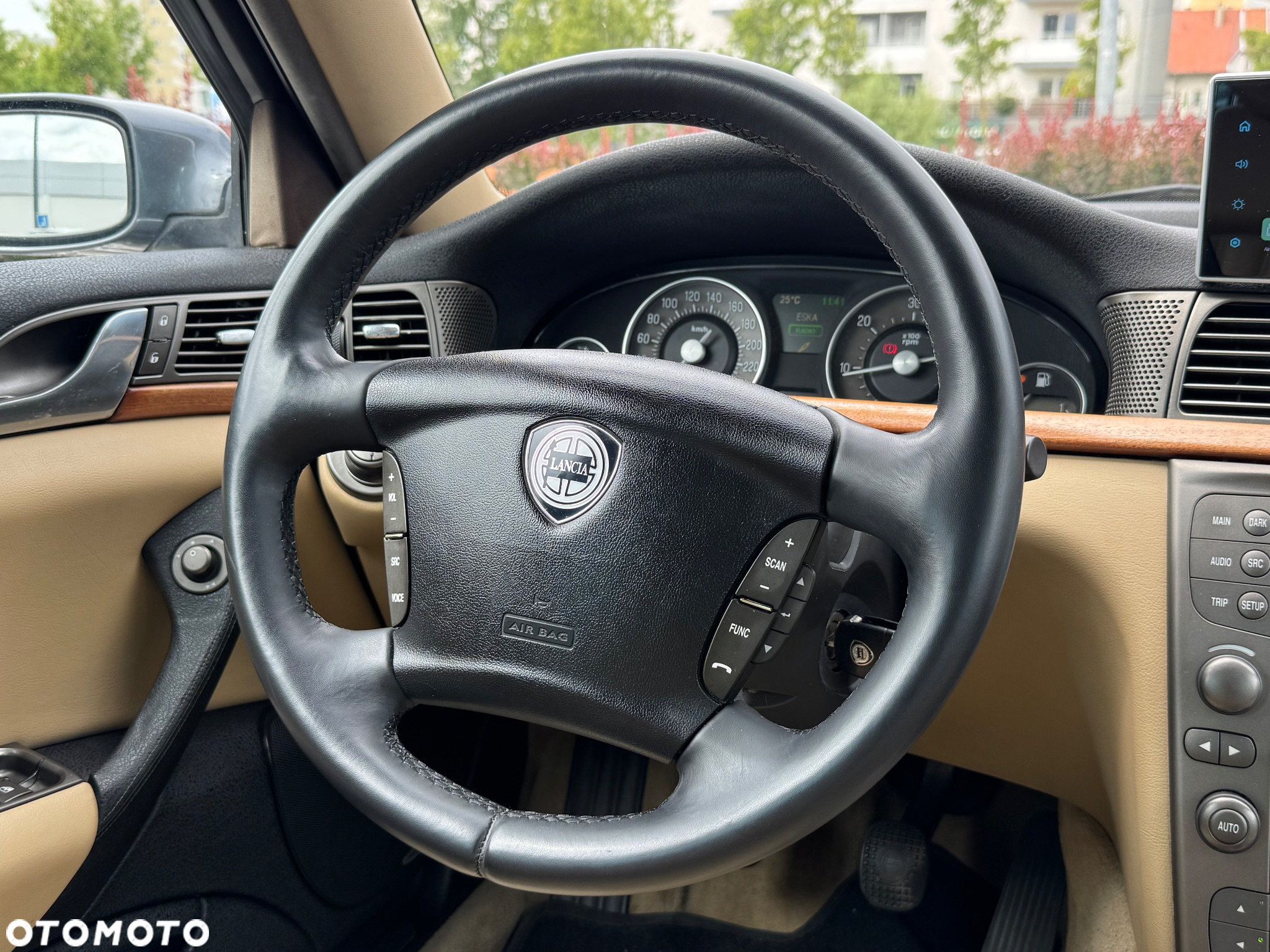 Lancia Thesis 2.4 JTD 20v Executive - 11