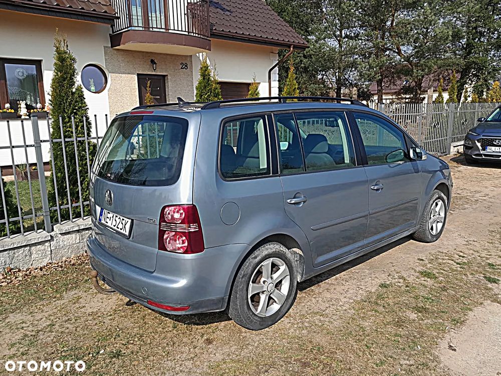 Volkswagen Touran 1.9 TDI DPF Highline - 9