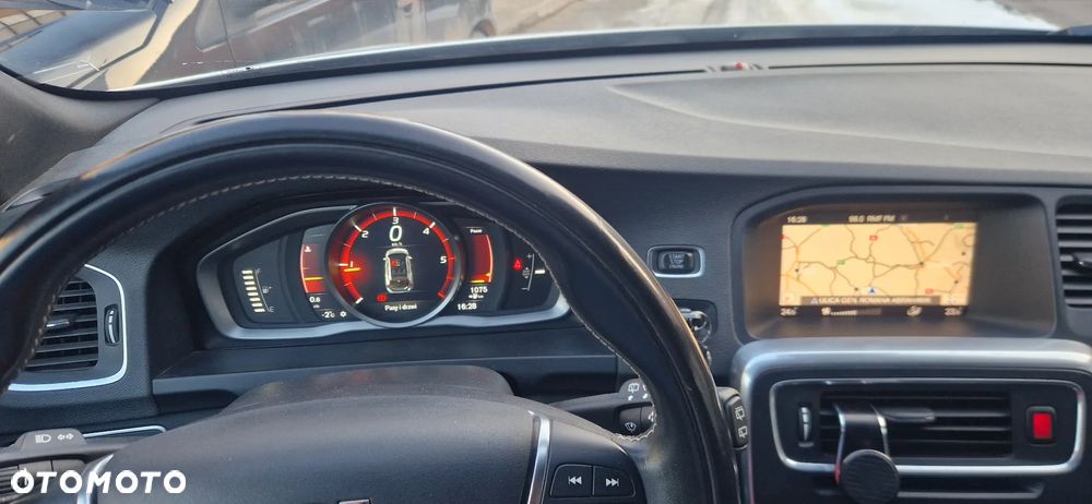 Volvo V60 D2 Momentum - 5