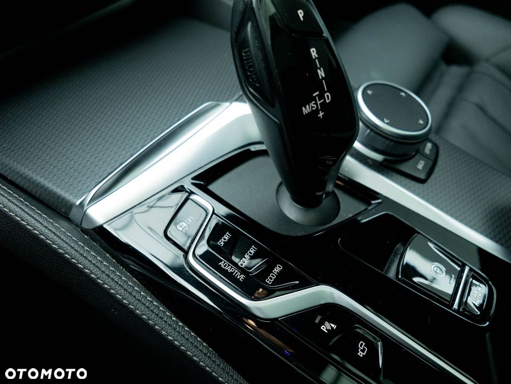 BMW Seria 5 530i xDrive M Sport Edition - 30