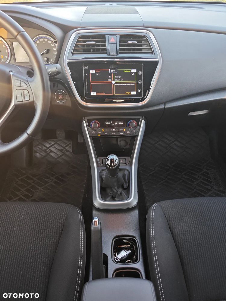 Suzuki SX4 S-Cross 1.0 T Premium - 28