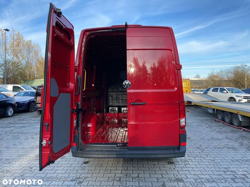 Volkswagen Crafter 35 Furgon z wysokim dachem silnik: 2,0 l EU6 177 KM automatyczna r. o.: 3640 mm - 22
