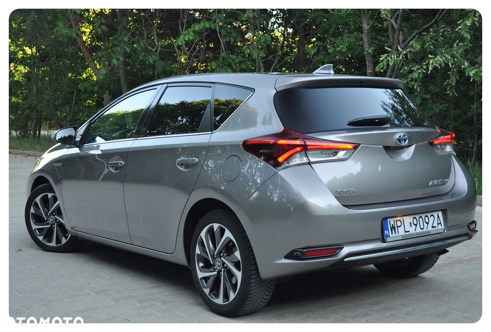 Toyota Auris 1.8 HSD Luna - 2