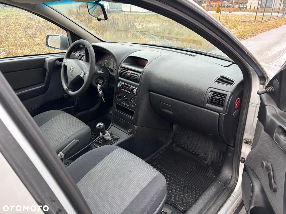 Ford Focus 1.6 Ambiente EU5 - 16