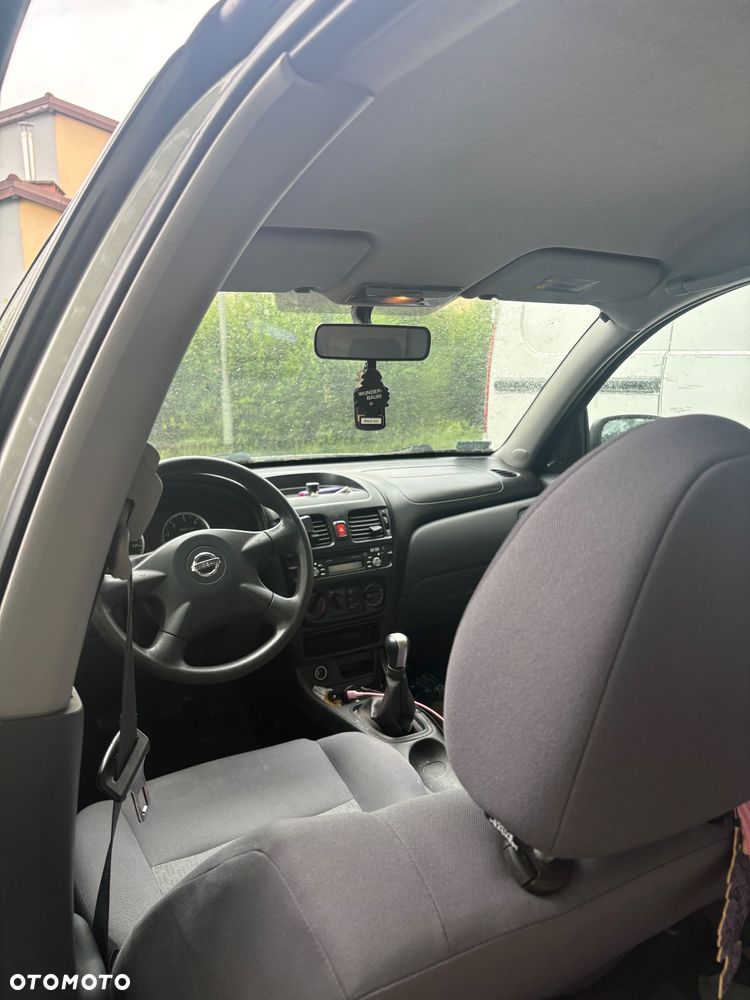 Nissan Almera - 3