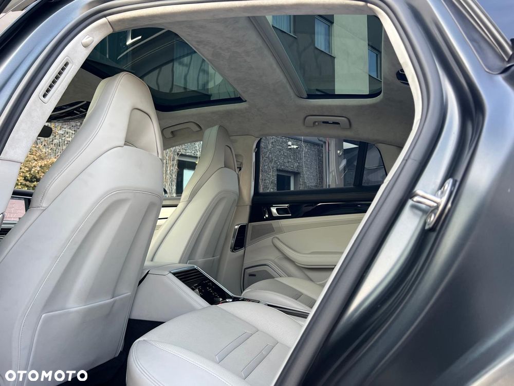 Porsche Panamera 4 E-Hybrid Executive - 12