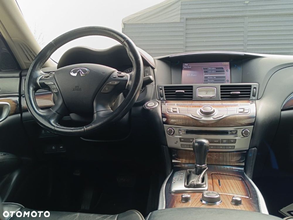 Infiniti Q70 - 21