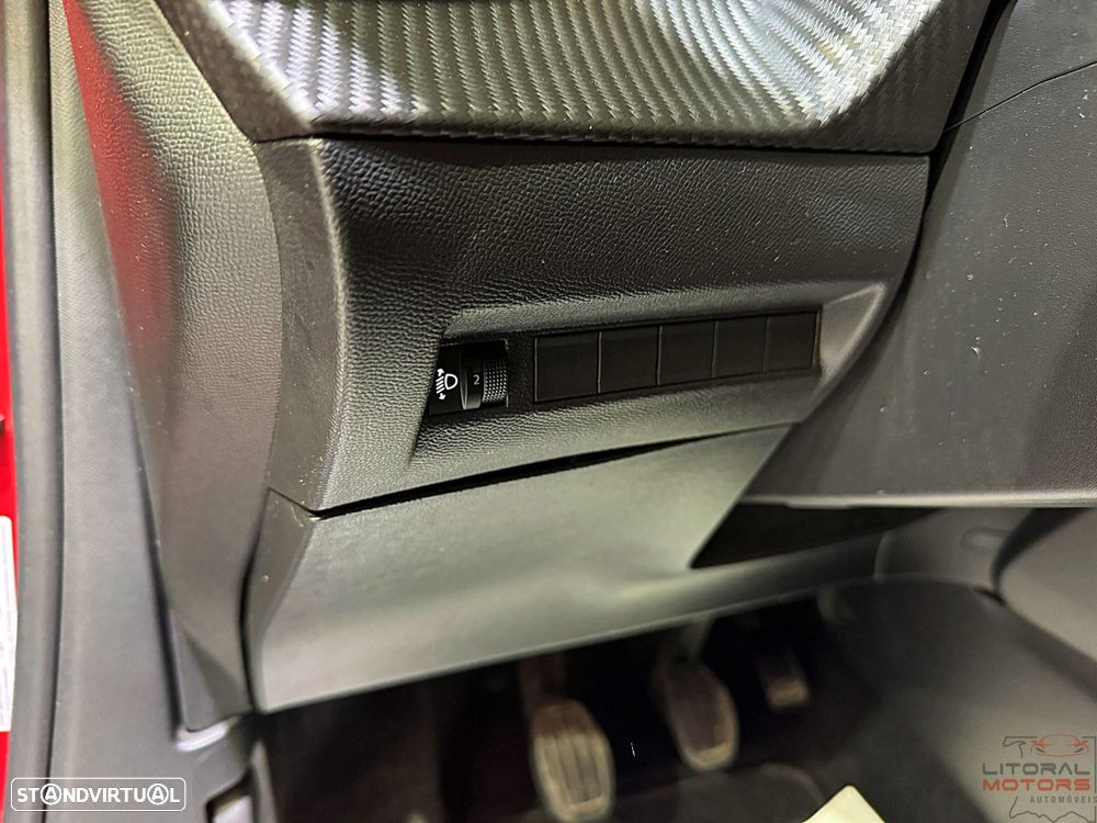 Peugeot 2008 1.2 PureTech SE Style - 18