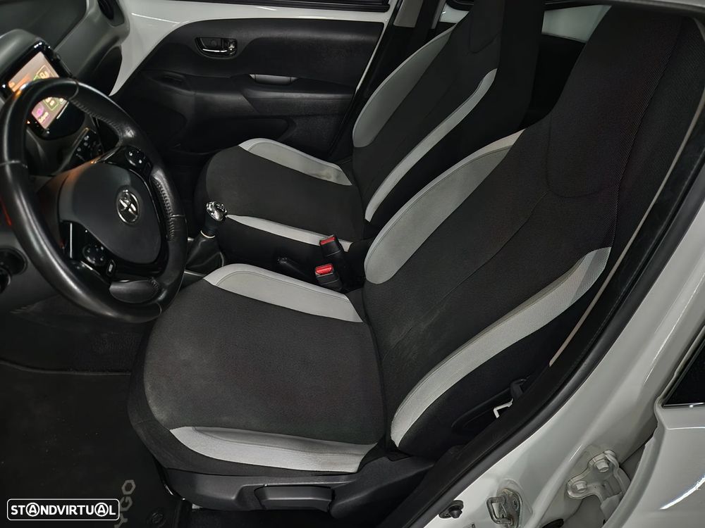 Toyota Aygo 1.0 X-Play+X-Touch - 10