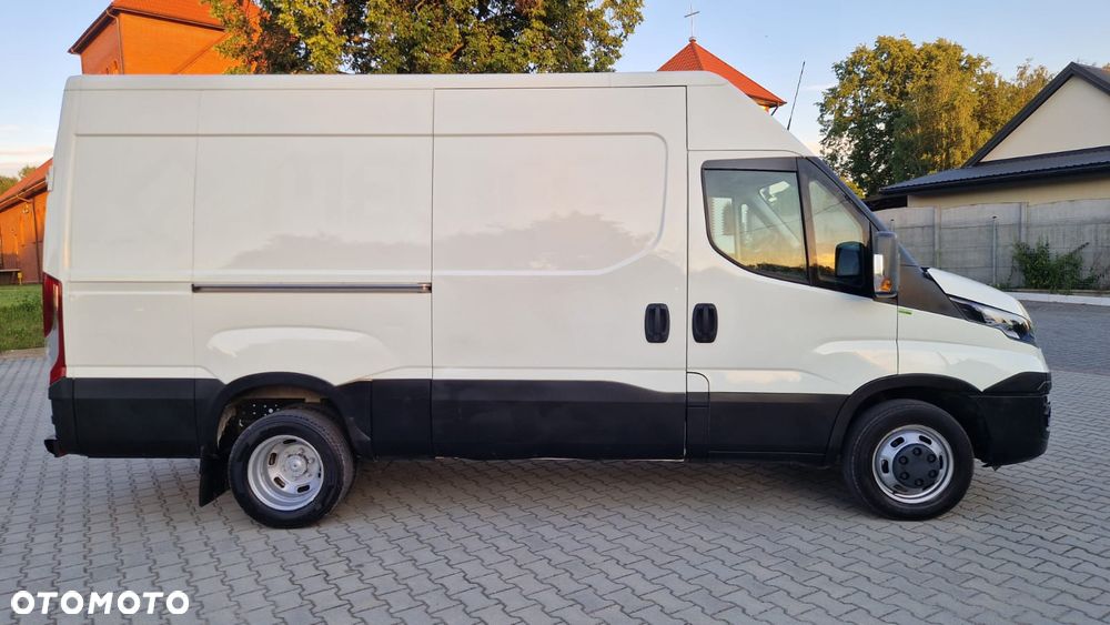 Iveco DAILY 35 Klima Elektryka Tempomat Na Bliźniaku Furgon 3os. Hak Serwis - 31