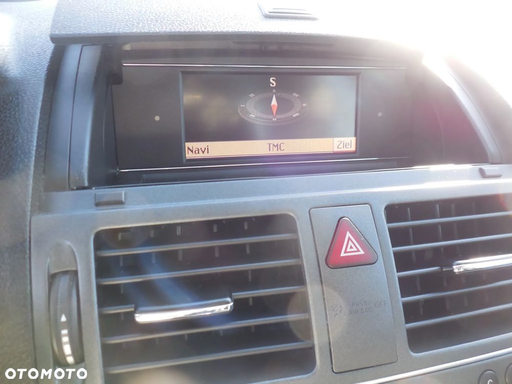 Mercedes-Benz Klasa C 180 CGI Automatik BlueEFFICIENCY - 18
