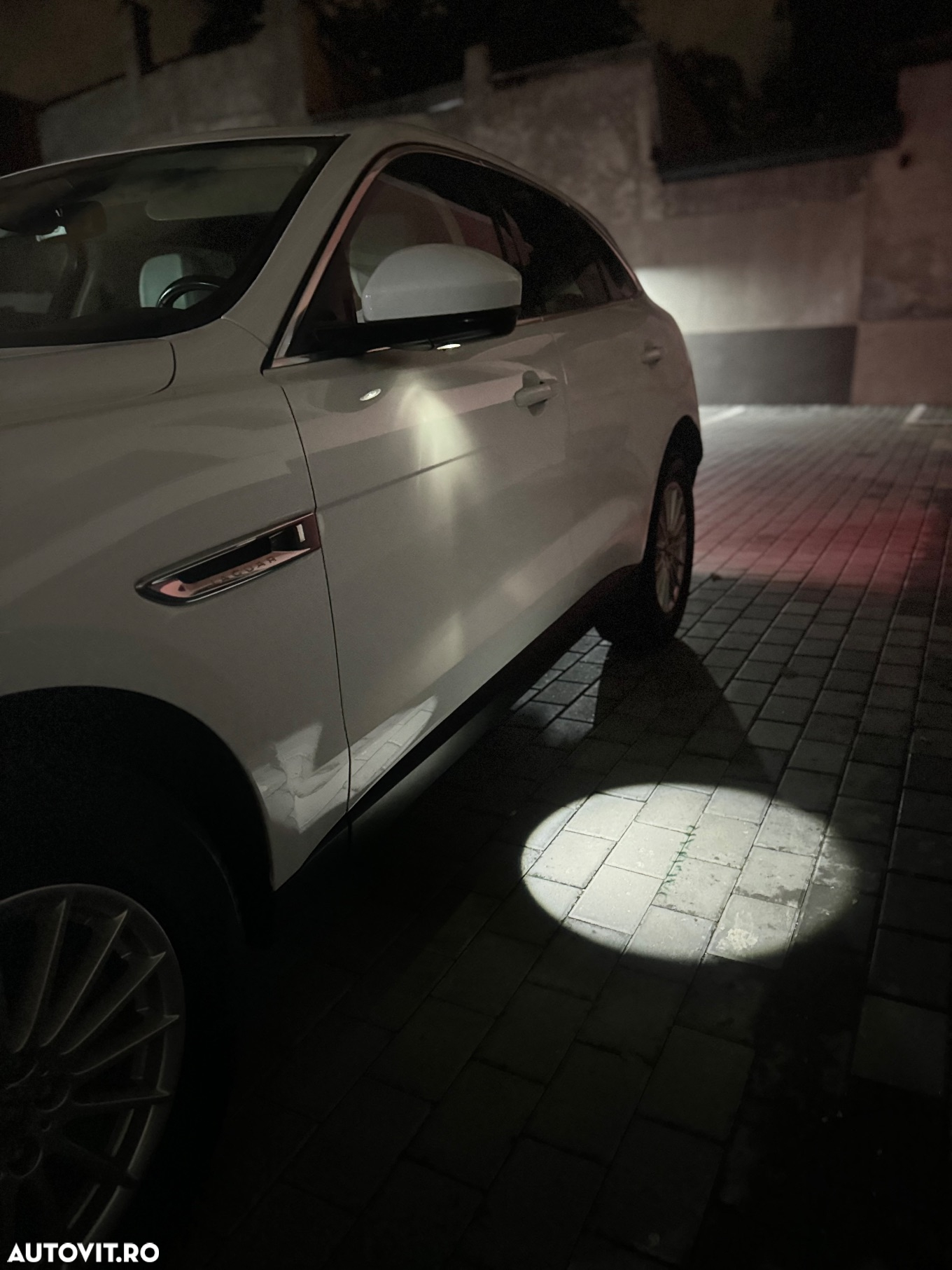 Jaguar F-Pace 20d AWD Pure - 19