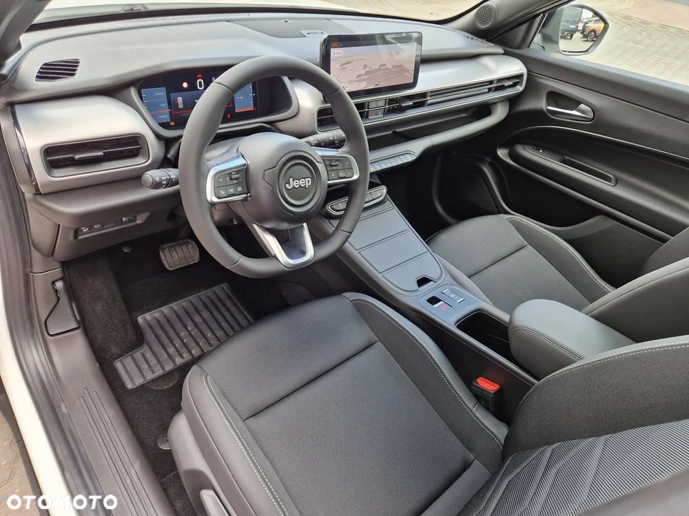 Jeep Avenger 1.2 T3 mHEV Black Edition FWD eDCT6 - 9