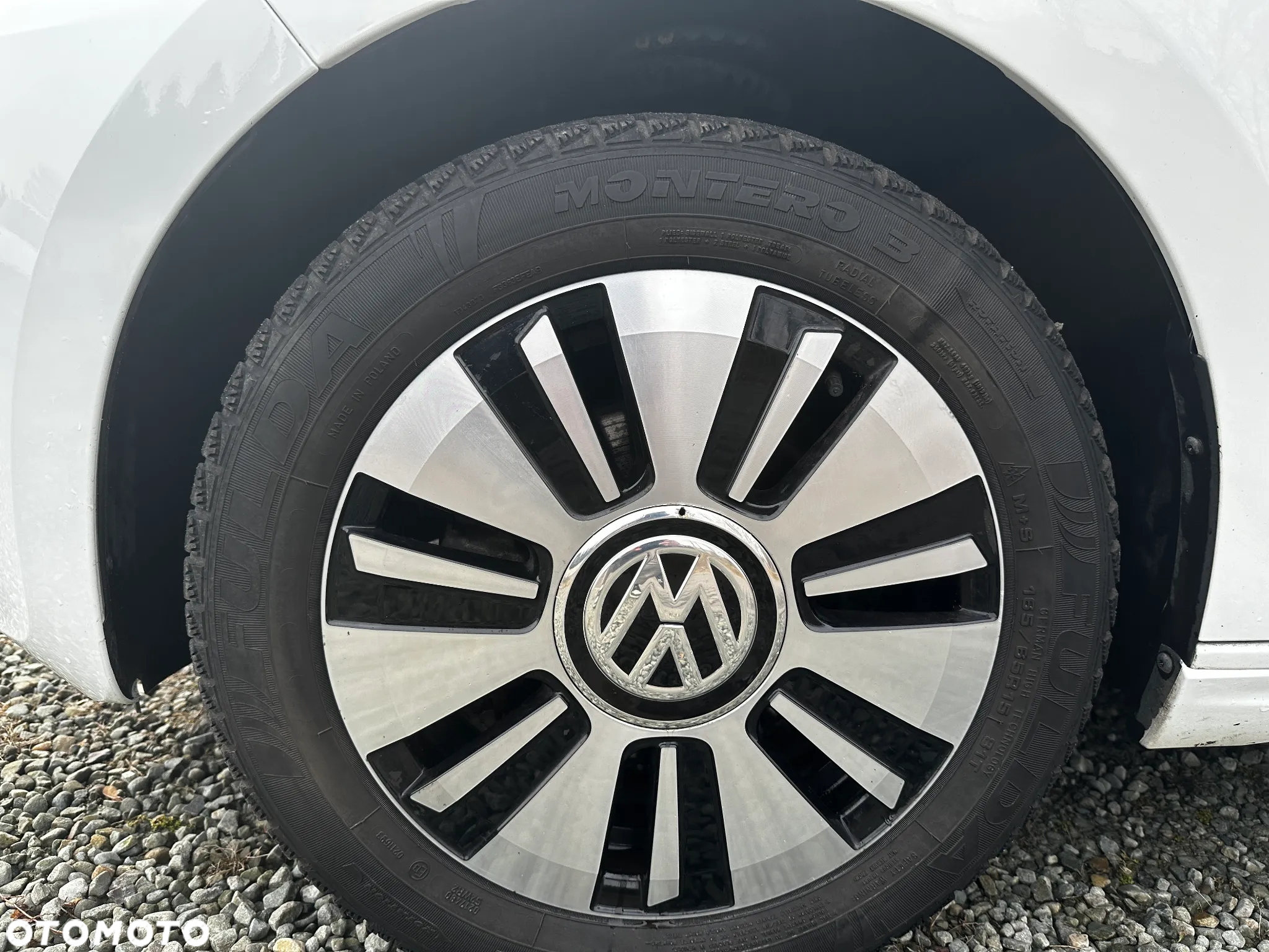Volkswagen up! e-up - 11