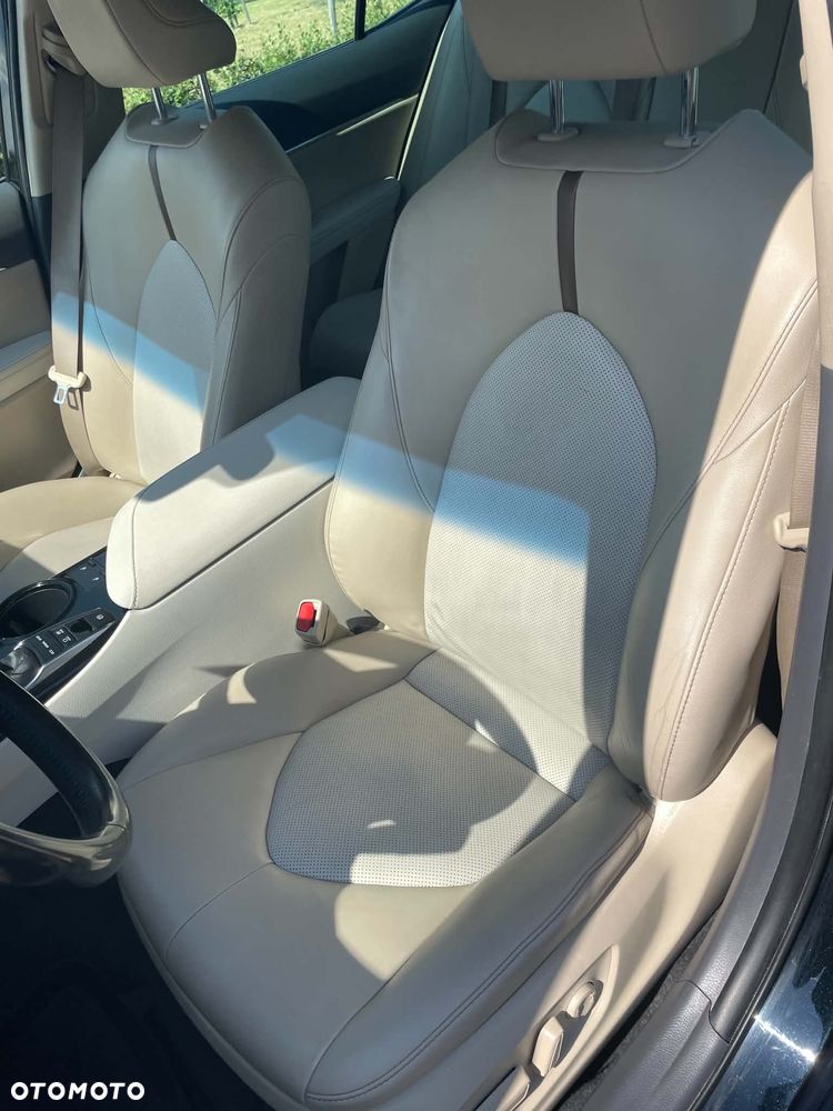 Toyota Camry 2.5 Hybrid Comfort CVT - 10