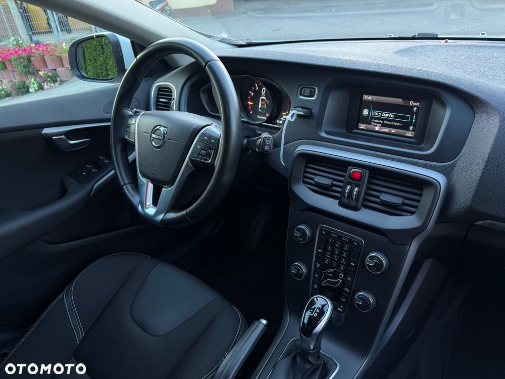 Volvo V40 T2 Geartronic Momentum - 29
