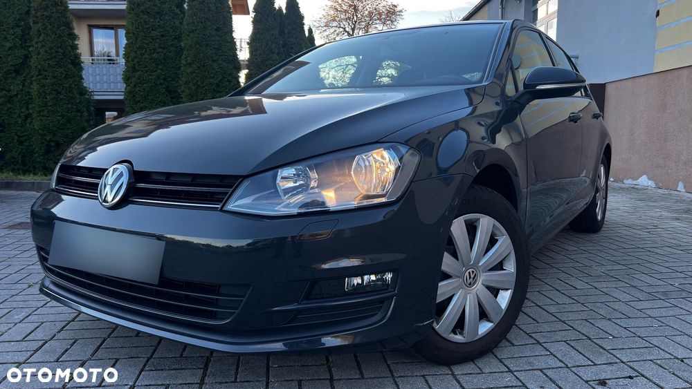 Volkswagen Golf - 1
