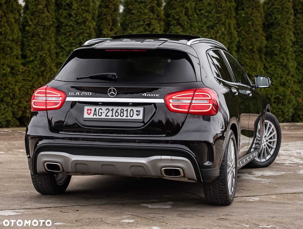 Mercedes-Benz GLA 250 4Matic 7G-DCT AMG Line - 14