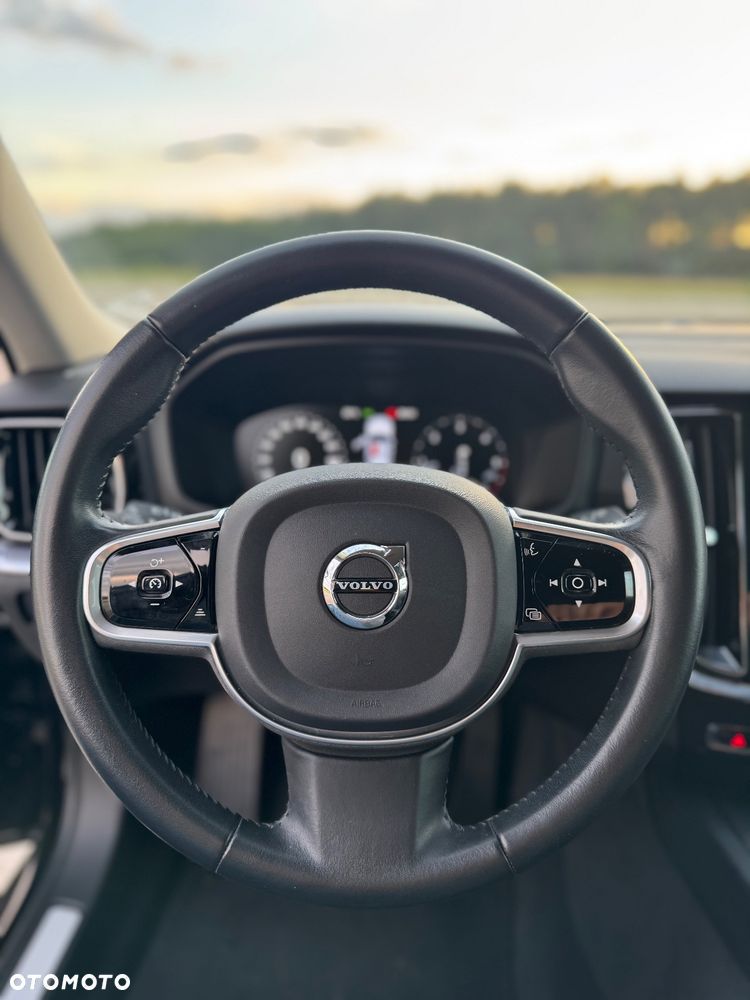 Volvo V60 Cross Country - 13