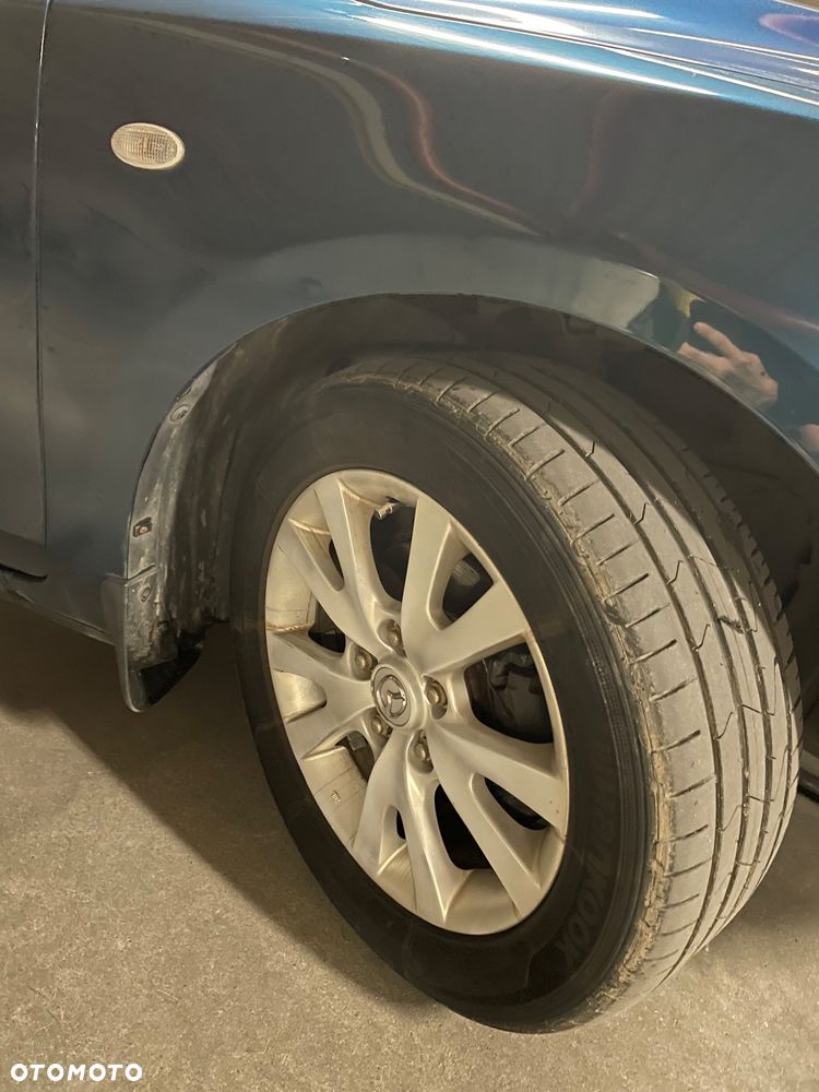 Mazda 3 1.6 Active + - 9