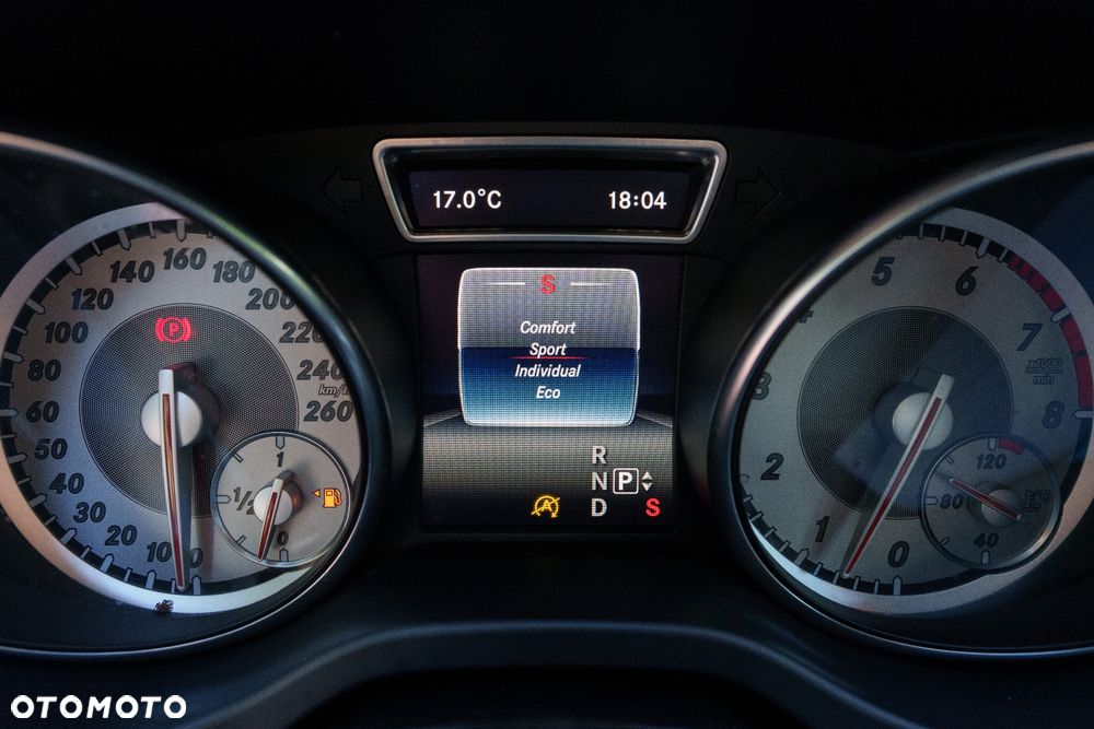 Mercedes-Benz CLA 180 7G-DCT AMG Line - 22