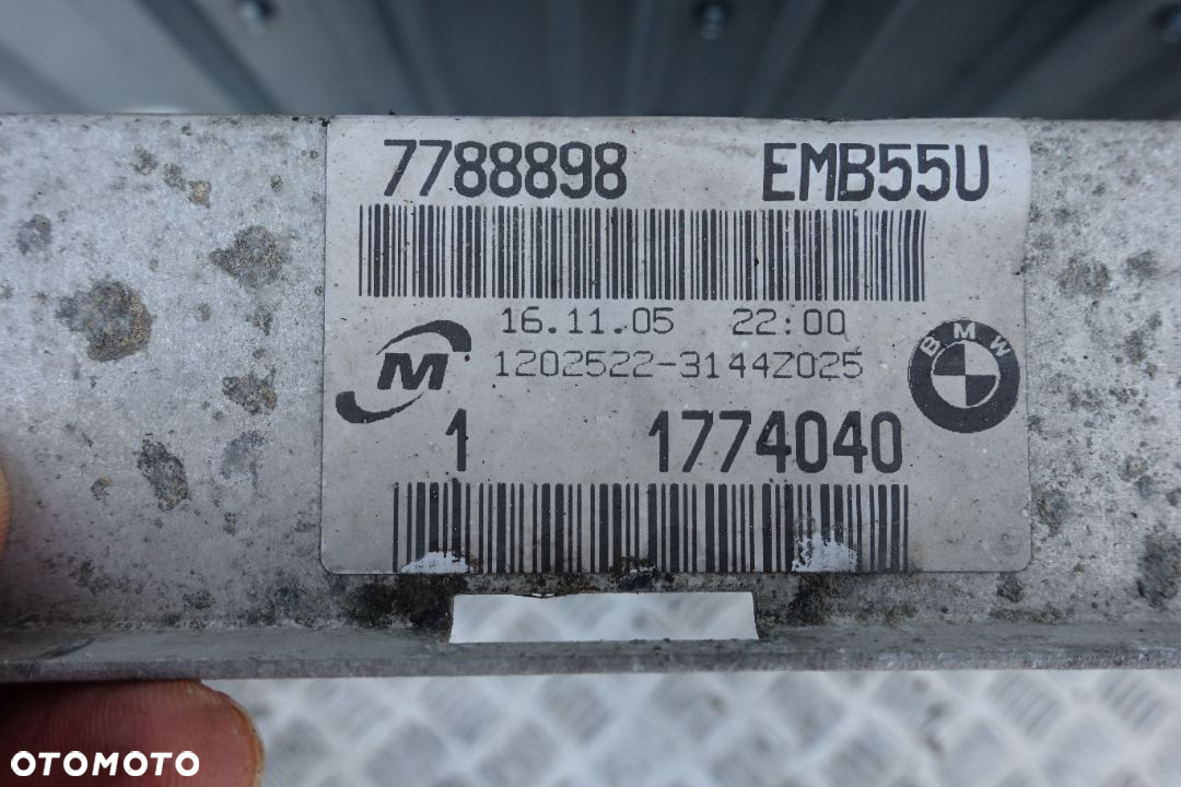 CHŁODNICA WODY BMW E90 E91 2.0 D 05r. - 3