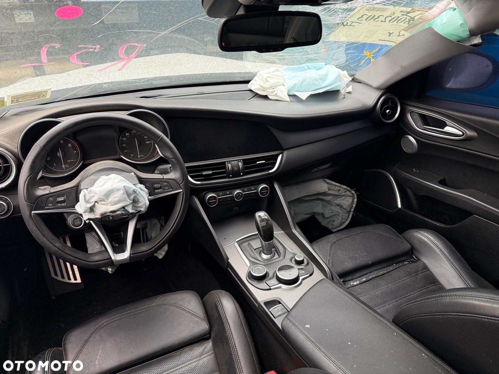 Alfa Romeo Giulia 2.0 Turbo 16V AT8 Veloce - 6