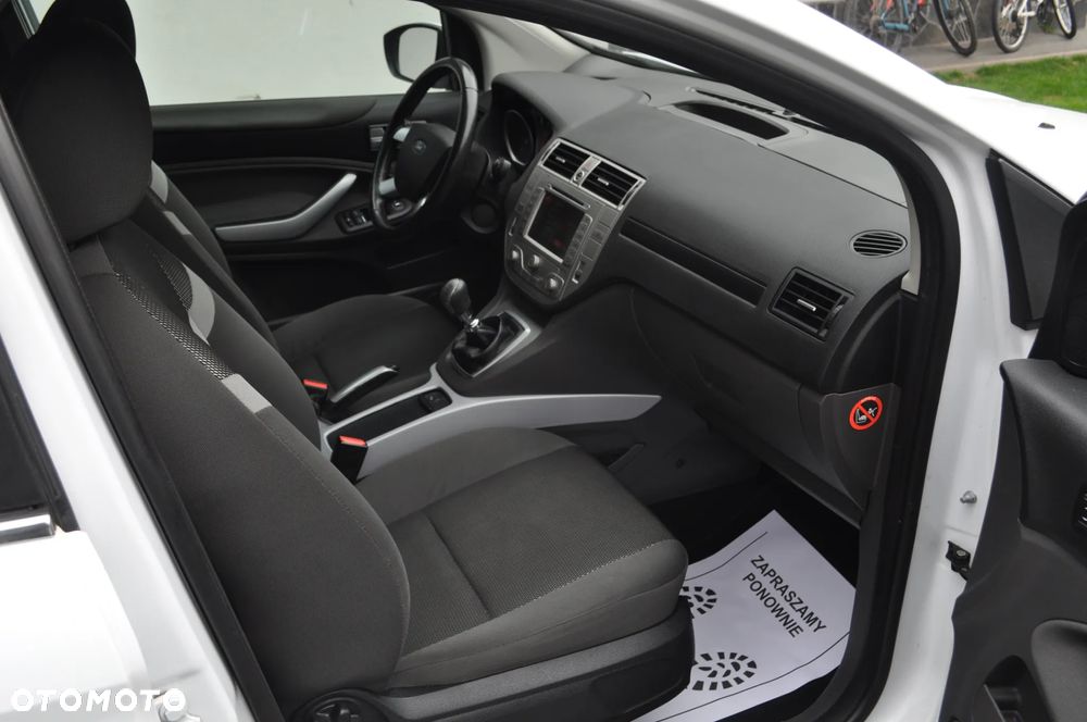 Ford Kuga 2.0 TDCi 2x4 Titanium - 22