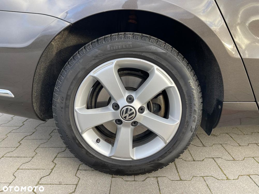 Volkswagen Passat 2.0 TDI Comfortline - 24
