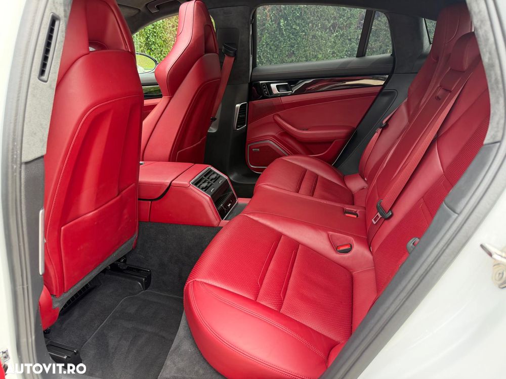Porsche Panamera GTS - 12