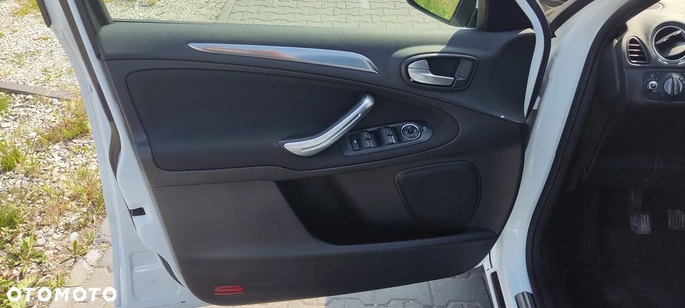 Ford S-Max 2.0 TDCi DPF Champions Edition - 26