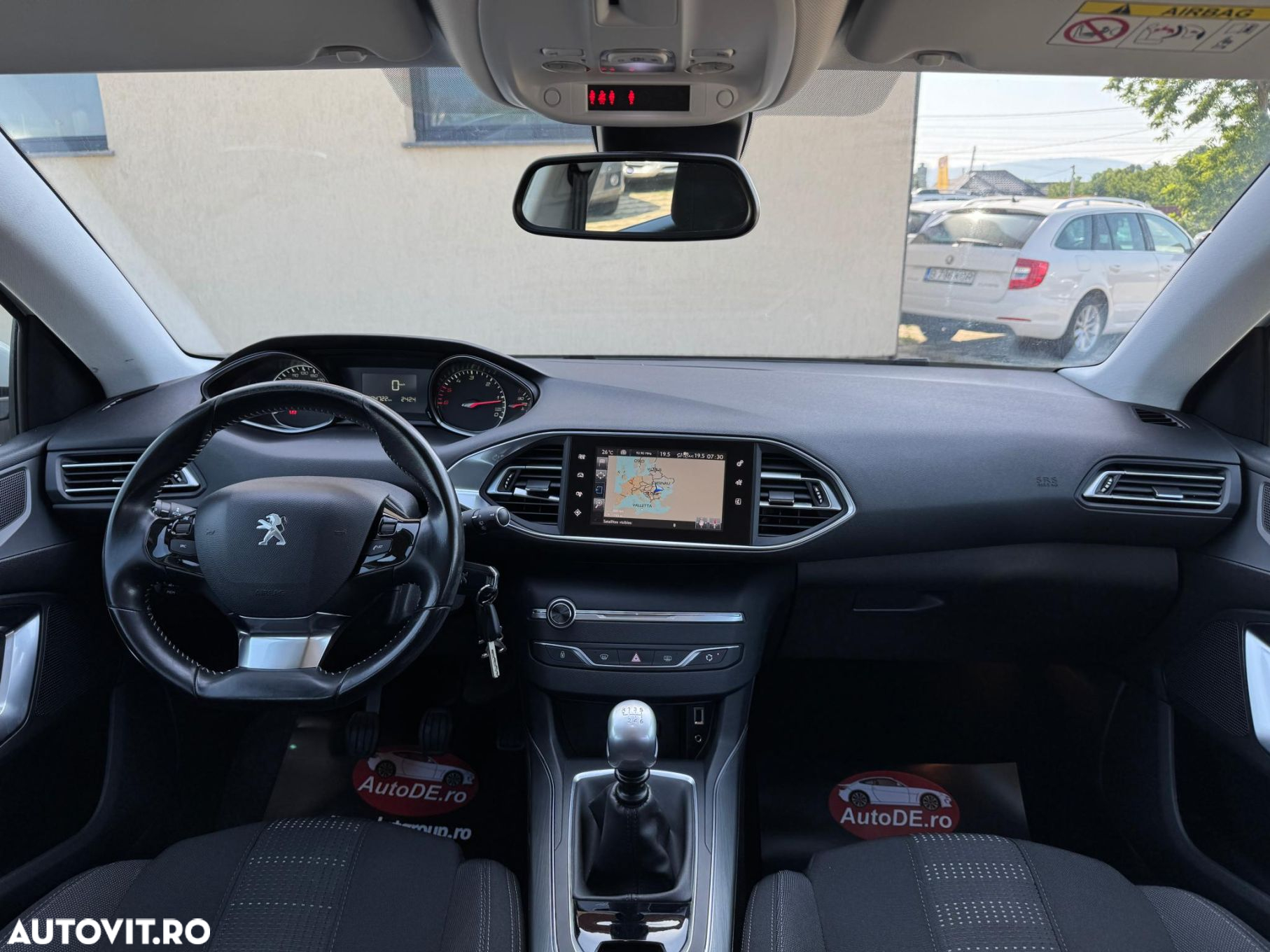 Peugeot 308 - 8